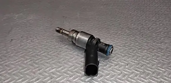 Audi A6 S6 C6 4F Fuel injector 06E906036C 06E036C