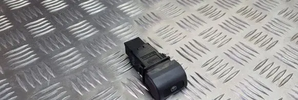 Subaru Forester SF Windscreen/window heater switch