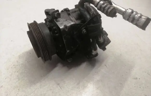 Volkswagen PASSAT B5.5 Air conditioning (A/C) compressor (pump) 8D0260808 7SBU16C 4452208180