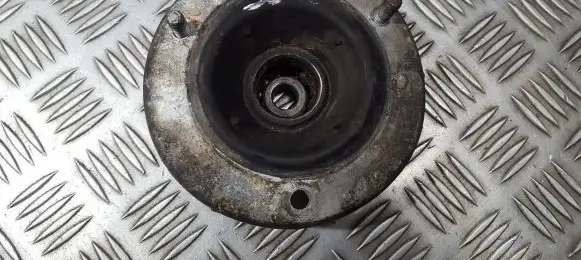 BMW 5 E39 Coil spring mount 