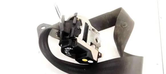 Middle seatbelt (rear)