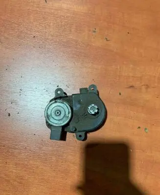 Lexus RX 450H Headlight level adjustment motor 8566350010 1659000171