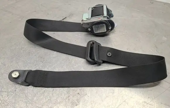 Mercedes-Benz Vito Viano W639 Front seatbelt 6398603885