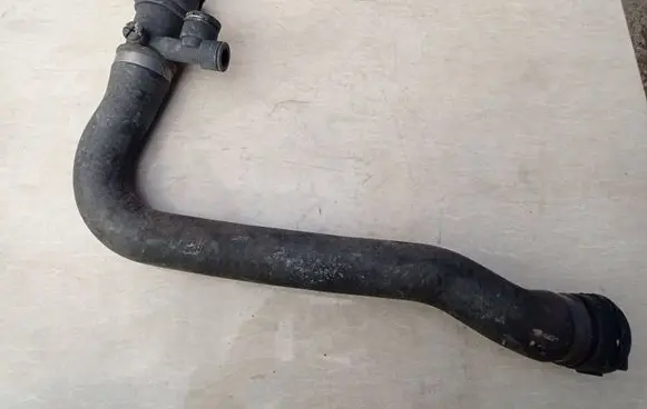 Peugeot 3008 I Engine coolant pipe/hose