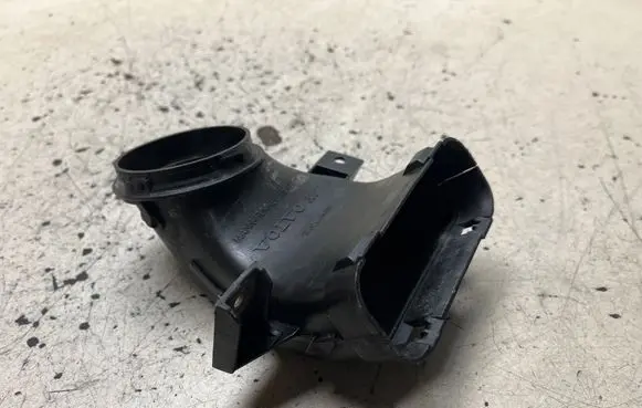 Volvo V50 Air intake duct part 30677427