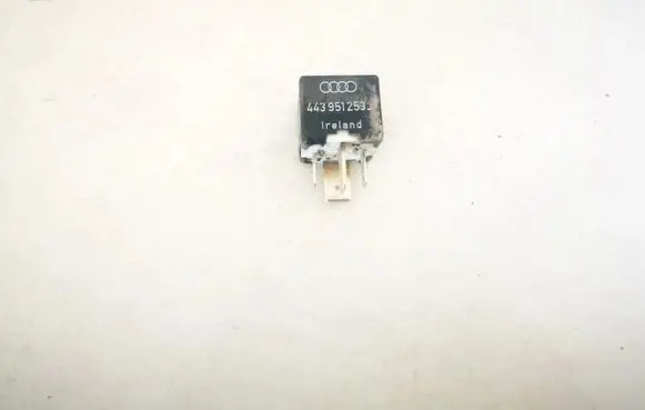 Audi A4 S4 B5 8D Other relay 443951253j