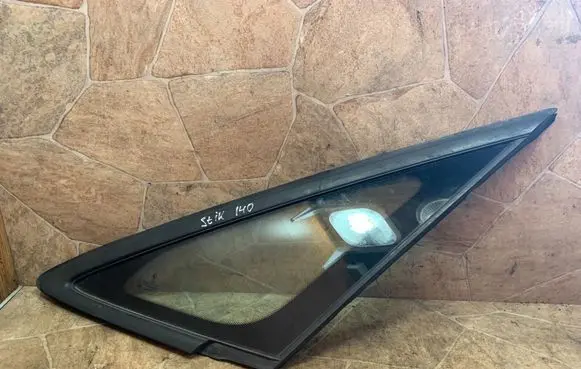 BMW 2 F46 Front door vent window glass four-door 7321943