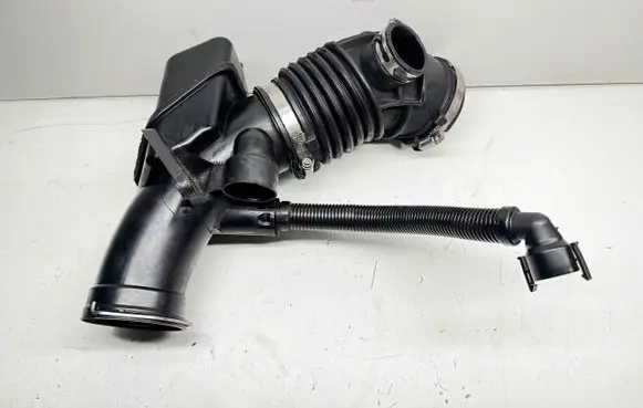 BMW 5 G30 G31 G38 Air intake duct part 8573422 11564310 8585001