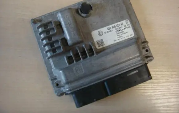 Volkswagen Polo V 6R Engine control unit/module 03P906021AJ