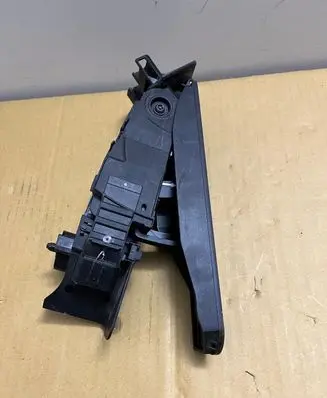 Volkswagen Tiguan Accelerator throttle pedal 1K1723503R 6510100101