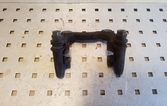 Skoda Octavia Mk1 (1U) Brake caliper pad carrier rear 
