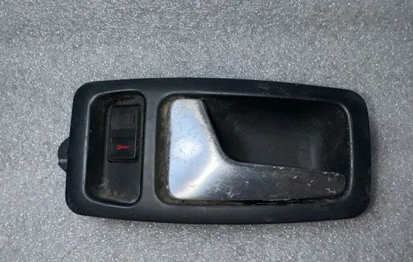 Audi A8 S8 D2 4D Front door interior handle 4D0837019C