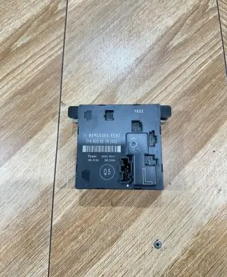Mercedes-Benz CLS C219 Door control unit/module 2198200226 00005031