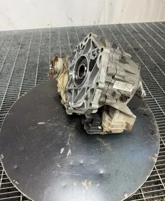 Hyundai Genesis Gearbox transfer box case 473004E000 954474E000