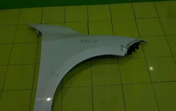 Renault Megane III Fender PRZOD PRAWY