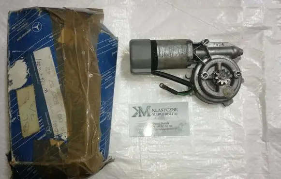 Mercedes-Benz 190 W201 Front door window regulator motor 0018208742