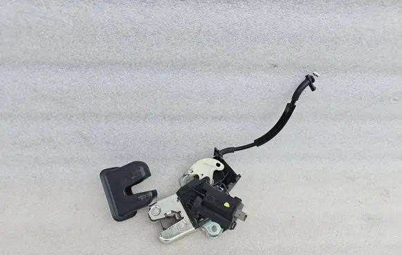 Audi A6 S6 C6 4F Tailgate/trunk/boot lock/catch/latch 4F5827505D 4E0827520A