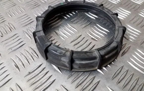Opel Vivaro In tank fuel pump screw locking ring/nut 