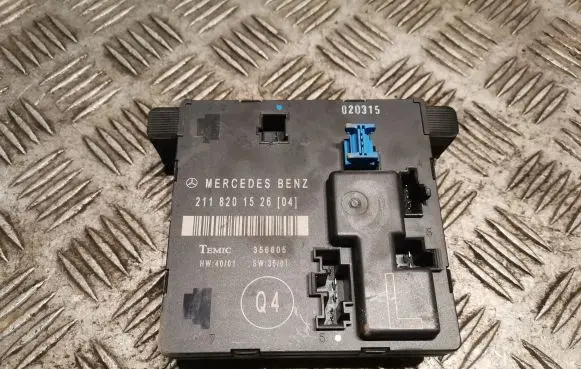 Mercedes-Benz E W211 Door control unit/module 2118201526
