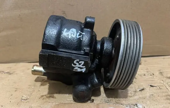 Renault Scenic I Power steering pump 7700417137