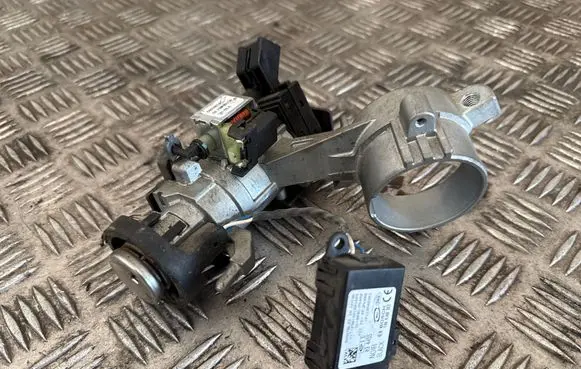 Opel Insignia A Ignition lock 5901867AG 16109A 7004001CN