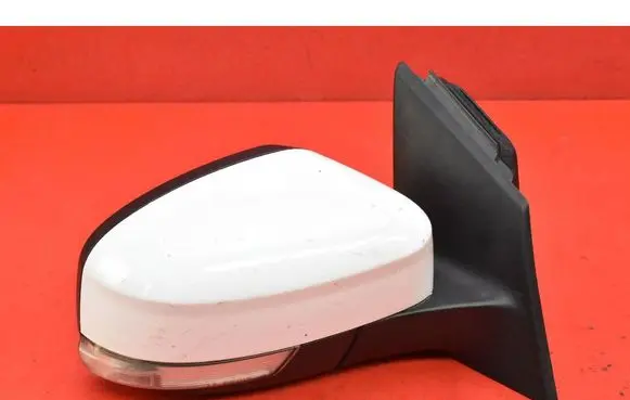 Ford Focus Front door electric wing mirror 024550