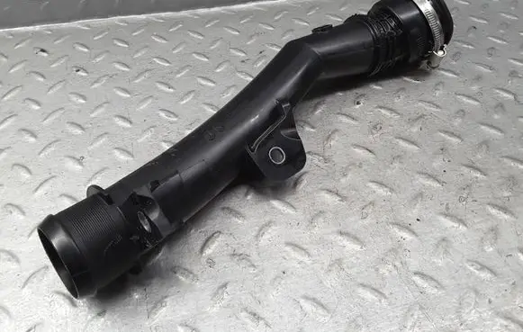Citroen C5 Aircross Turbo air intake inlet pipe/hose 9831710780 Z1202897