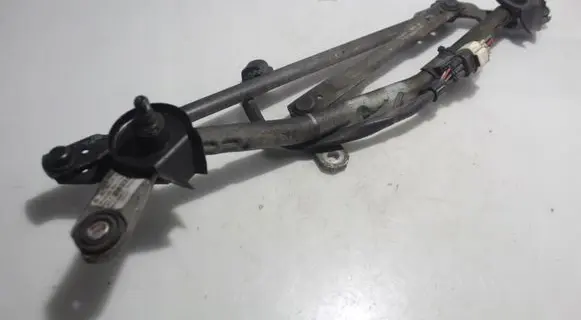 Toyota Avensis T270 Front wiper linkage 