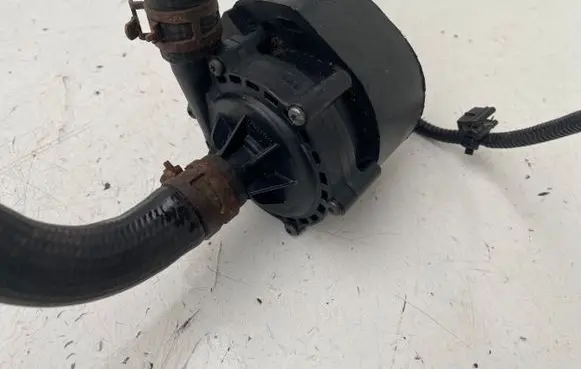 Tesla Model S Electric auxiliary coolant/water pump 103732700F