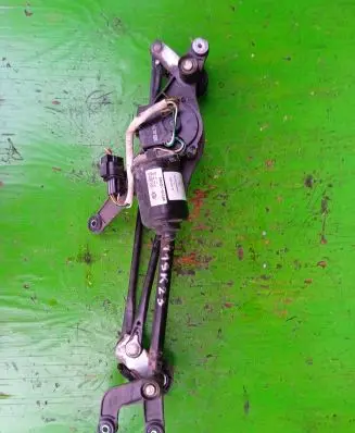 KIA Carens II Front wiper linkage and motor 981101D000