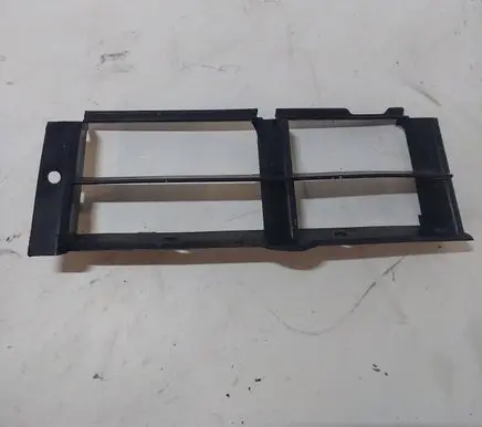 BMW 5 E39 Front bumper lower grill 51118176179