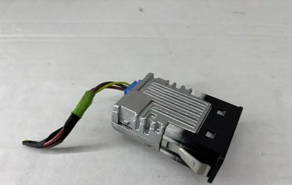 BMW 3 G20 G21 AUX in-socket connector 5A84163