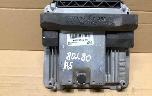 Audi A5 8T 8F Engine control unit/module 0281015583 03L906022MK