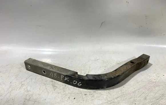 Headlight/headlamp mounting bracket