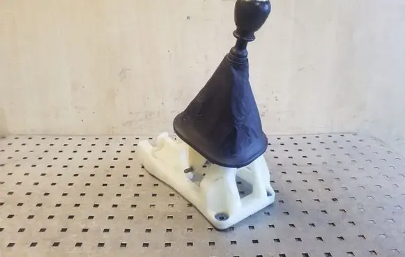 Hyundai ix35 Gear shifter/selector 437002Y9409P