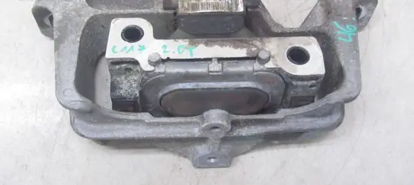 Engine mount bracket