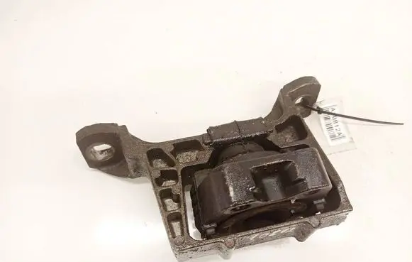 Ford Focus Engine mount bracket 307396