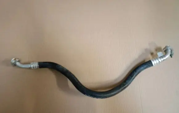 Volvo XC60 Air conditioning (A/C) pipe/hose 32400318