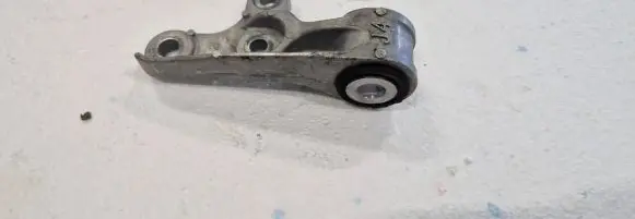 Toyota Yaris XP210 Engine mounting bracket