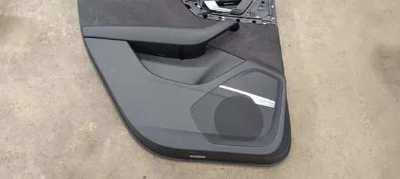 Audi Q7 4M Rear door card panel trim