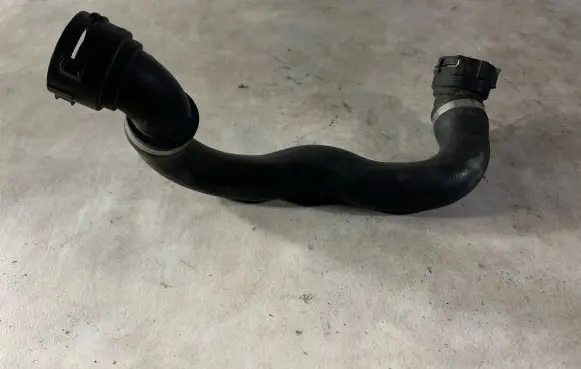 BMW Z4 E89 Engine coolant pipe/hose 7612445