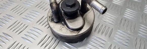 Toyota RAV 4 (XA20) Oil filter mounting bracket 
