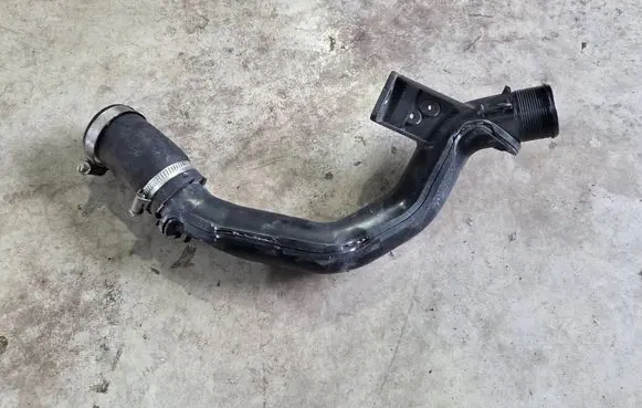 Intercooler hose/pipe