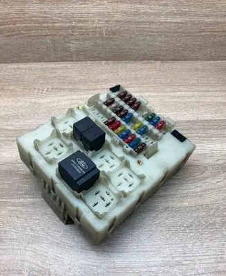 Ford Focus Fuse module 98AG14A073AG 518234802 USED