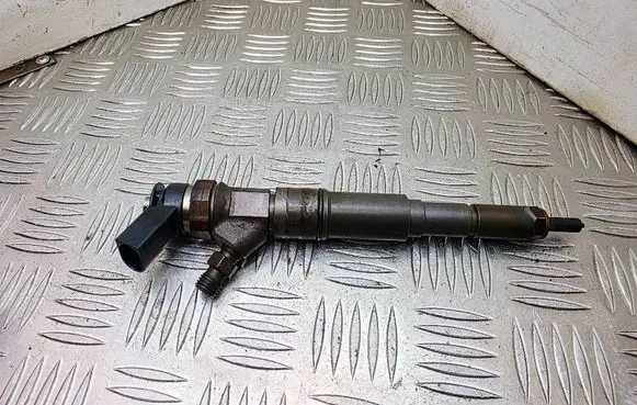 BMW X5 E53 Fuel injector 7793836 0445110216