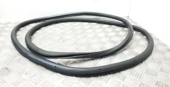 Volkswagen Touran II Rear door rubber seal (on body) 1T0867913K