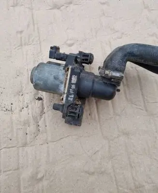Mercedes-Benz E W124 Coolant heater control valve 100A
