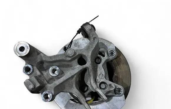 Rear wheel hub