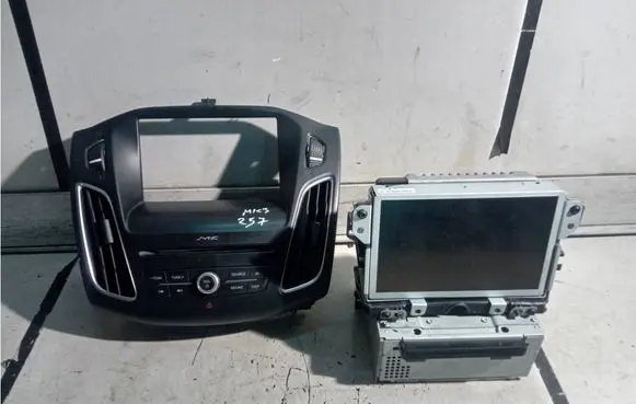 Ford Focus Radio/CD/DVD/GPS head unit F1BT18C815HH