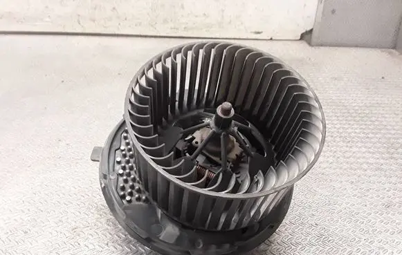 Volkswagen PASSAT B6 Heater fan/blower 3C1820015J 3C0907521B